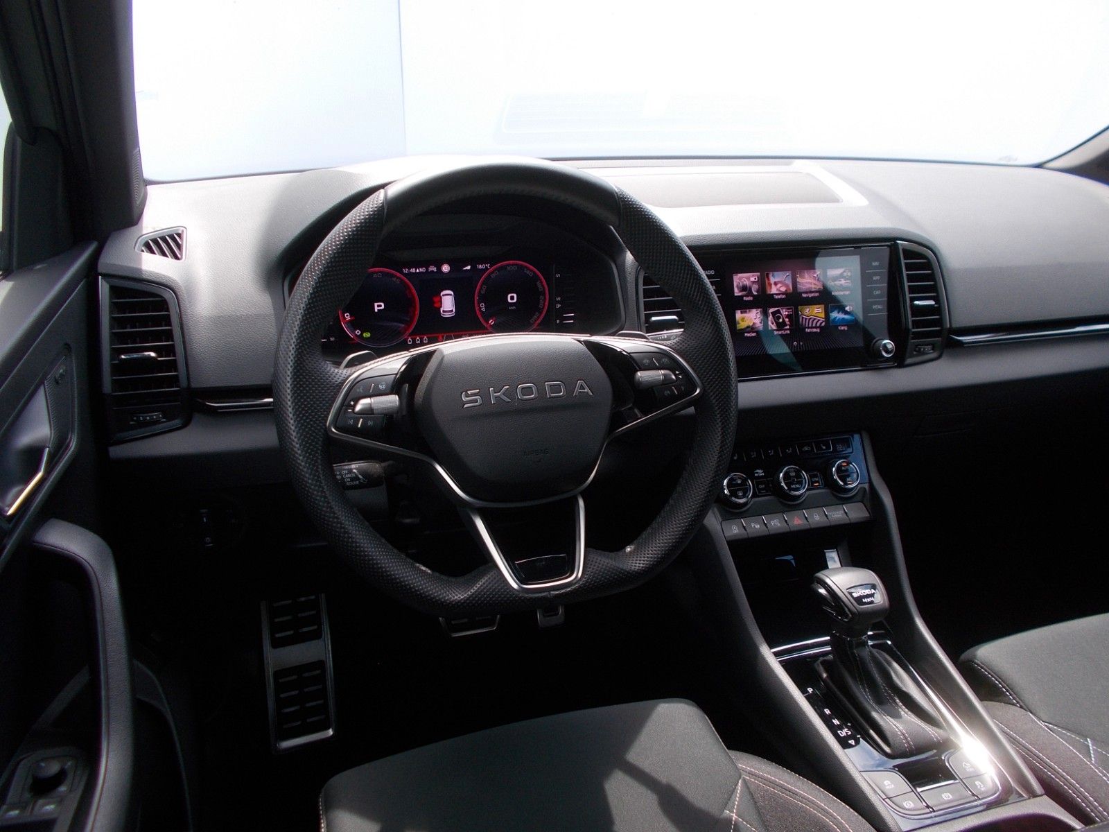 Skoda Karoq Sportline 2.0 TDI 4x4 * ACC * AHK * 360° !