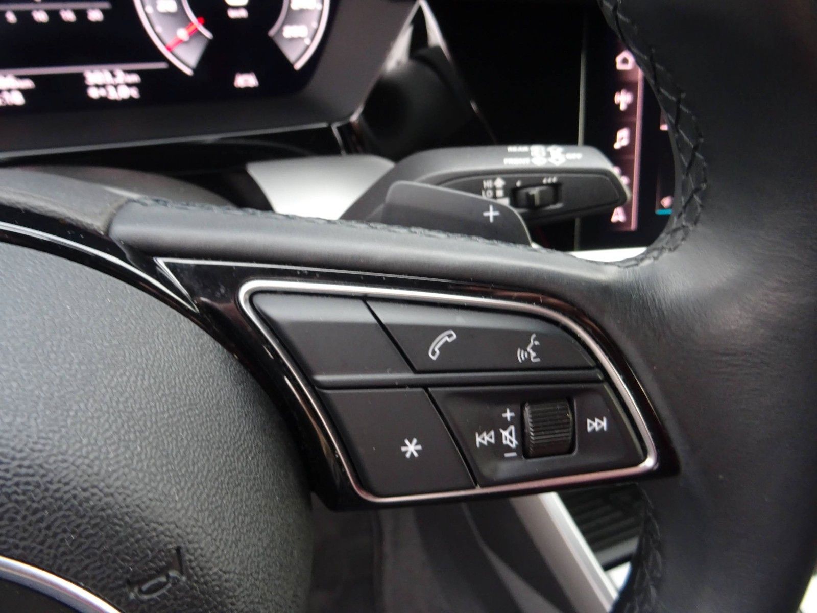 Audi A3 Sportback 30 TFSI S line Navi LED SHZ Virtual