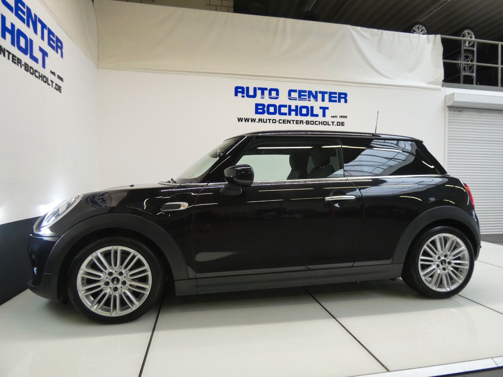MINI Cooper Chili - Samsaru's Car Outlet