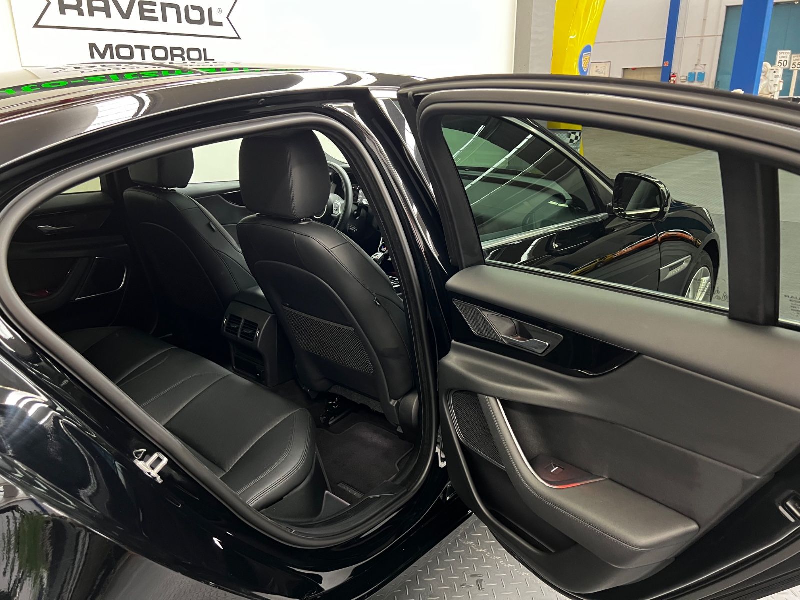 Jaguar XE S  AWD 4x4*LEDER*PANO*LED*NAVI*ACC*360°CAM*