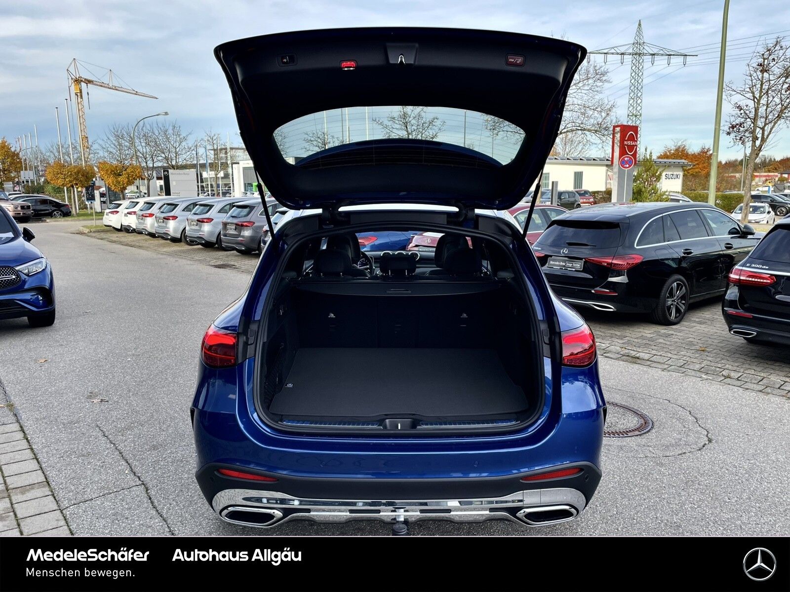Mercedes-Benz GLC 200 4M AMG Distr AHK DigLi Pano Memo 360°