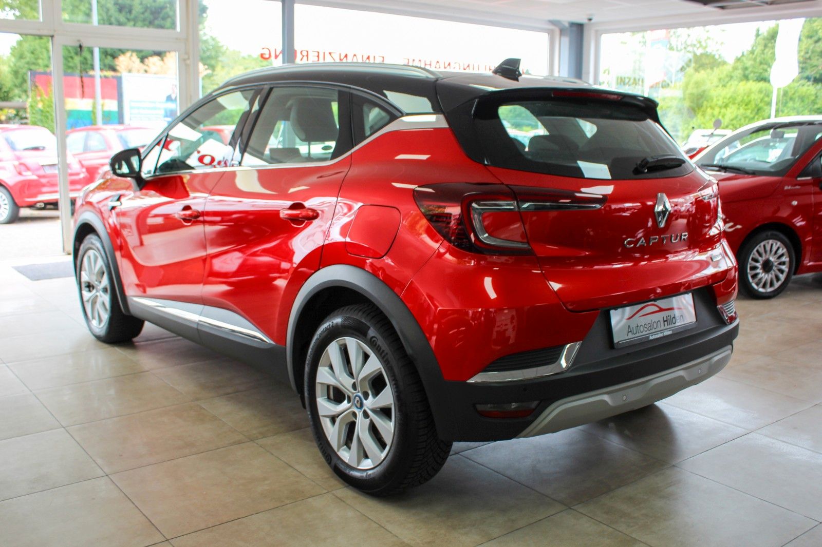 Renault Captur 1.6 E-Tech Hybrid Intens - Samsaru's Car Outlet