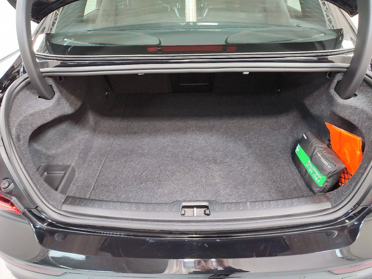 Volvo S60 T8 Lim. R Design Recharge Plug-In Hybrid AWD