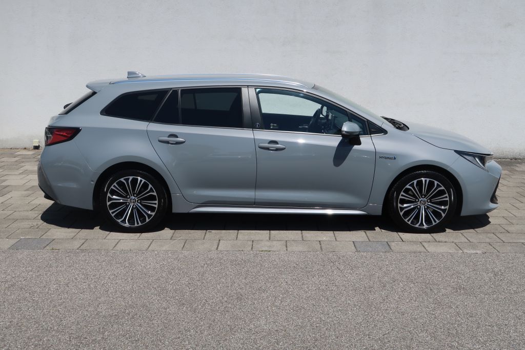 Toyota Corolla 2.0 Hybrid Touring S - Samsaru's Car Outlet