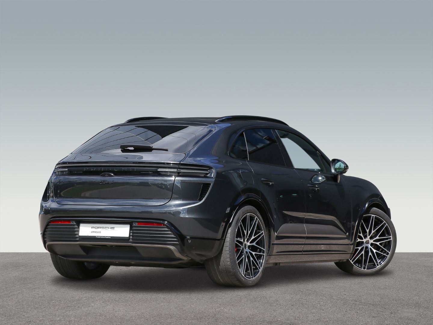 Porsche Macan Turbo Burmester InnoDrive HA-Lenkung