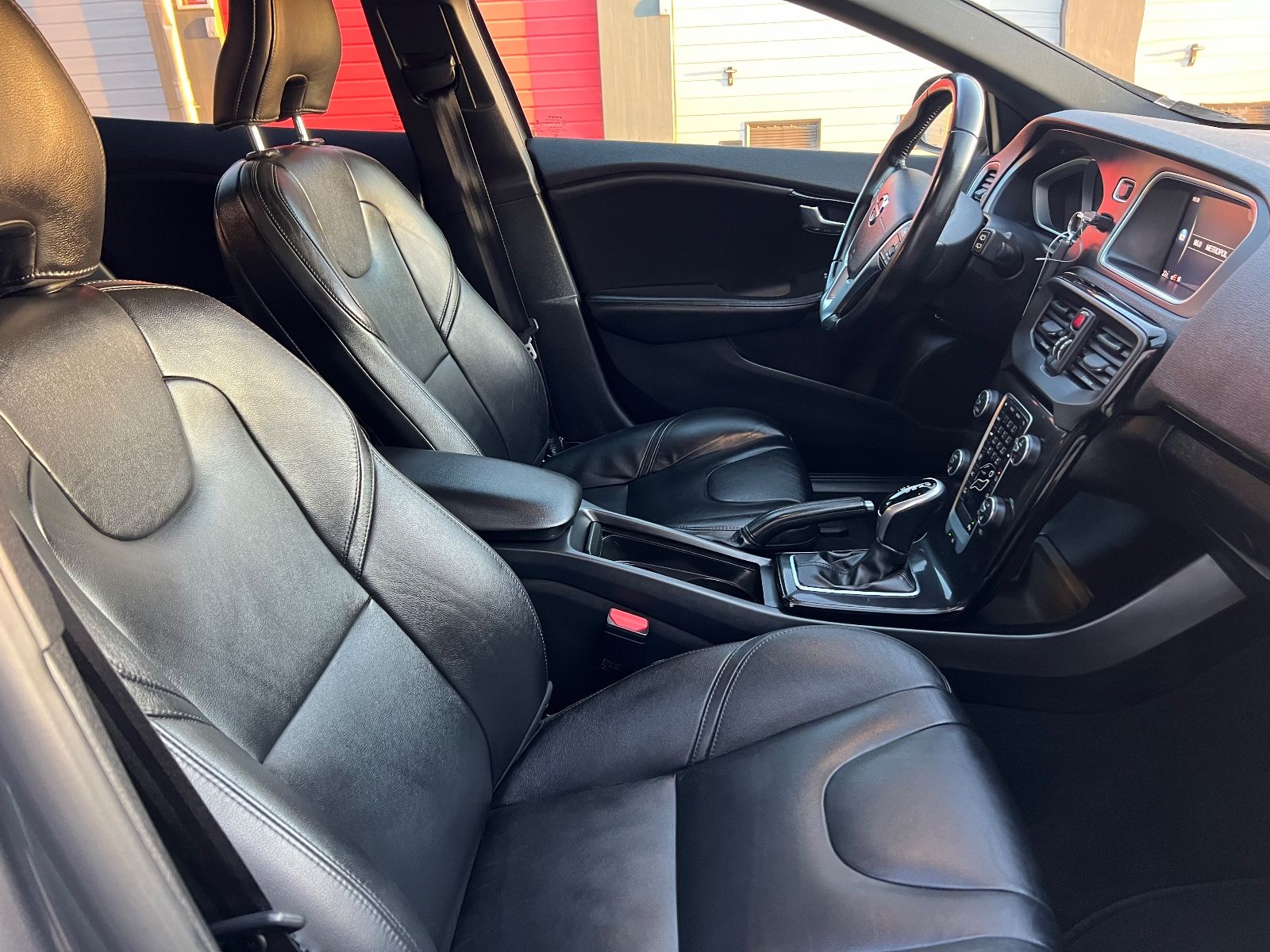 Volvo V40 Linje Svart+Kamera+LED+Tempomat+Start-Stop