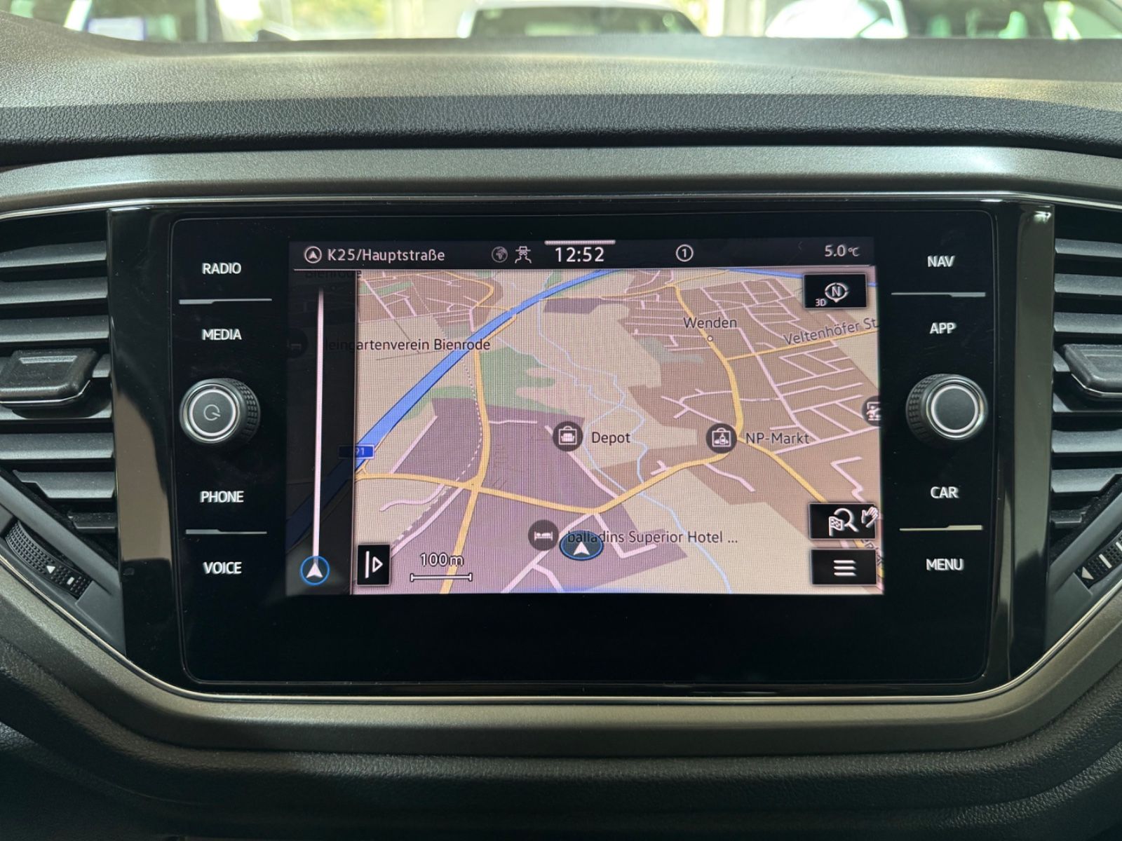 Volkswagen T-Roc Style 1.5 TSI - Samsaru's Car Outlet