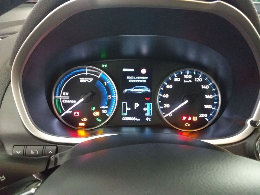 Mitsubishi Eclipse Cross Plug-In Hybrid 4WD Top