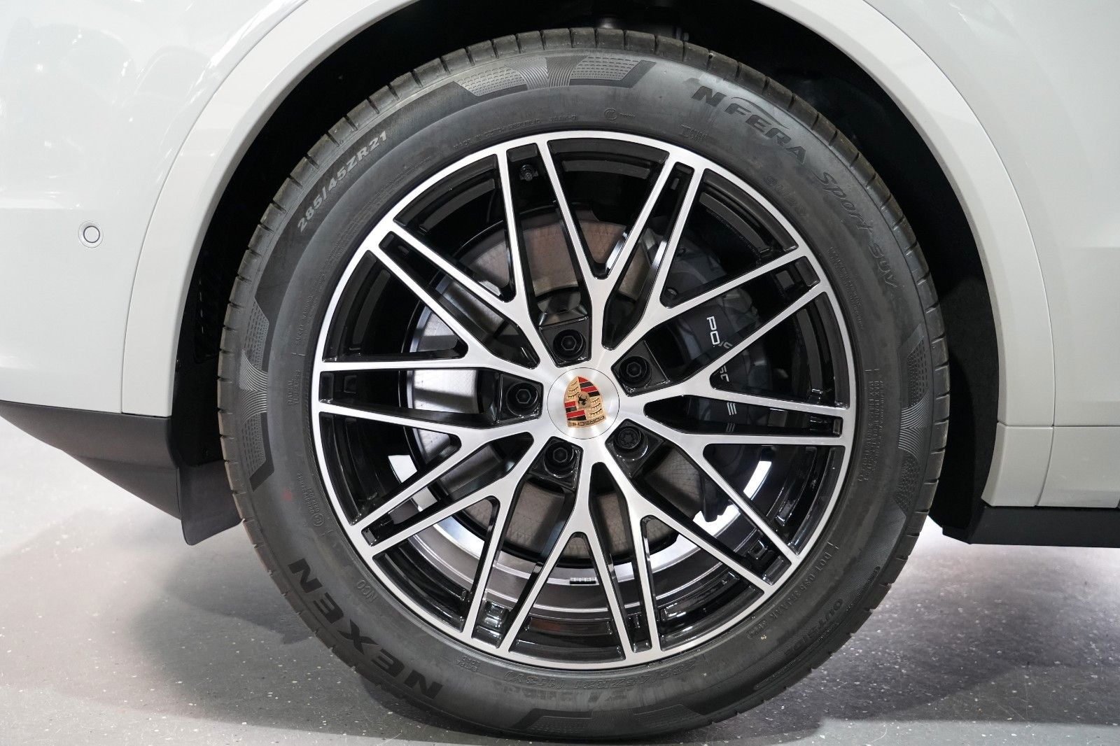 Porsche Cayenne Coupe E-Hybrid LUFT PANO SOFT MY25