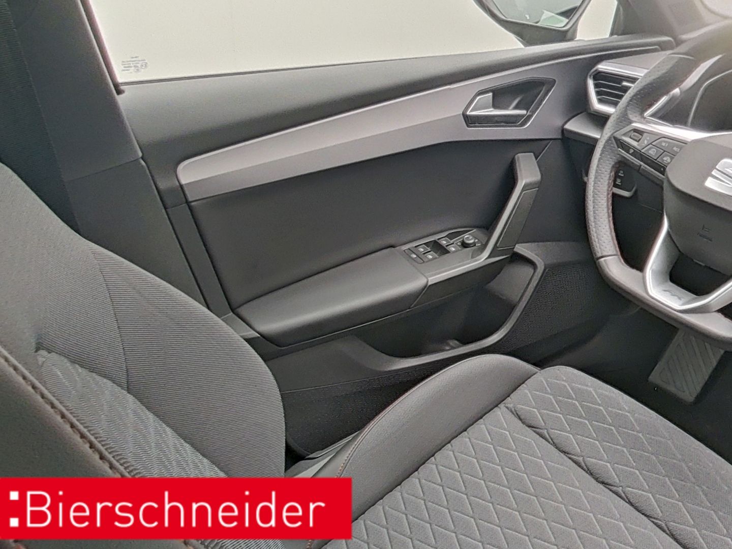 Seat Leon Sportstourer 2.0 TDI DSG FR NAVI AHK LED