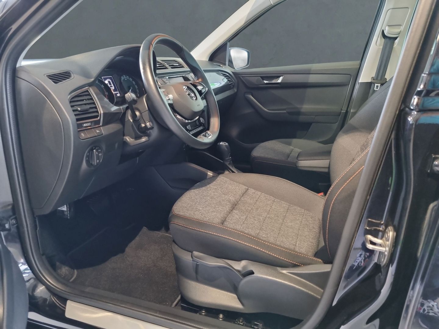 Skoda Fabia Combi 1.0 TSI - Samsaru's Car Outlet