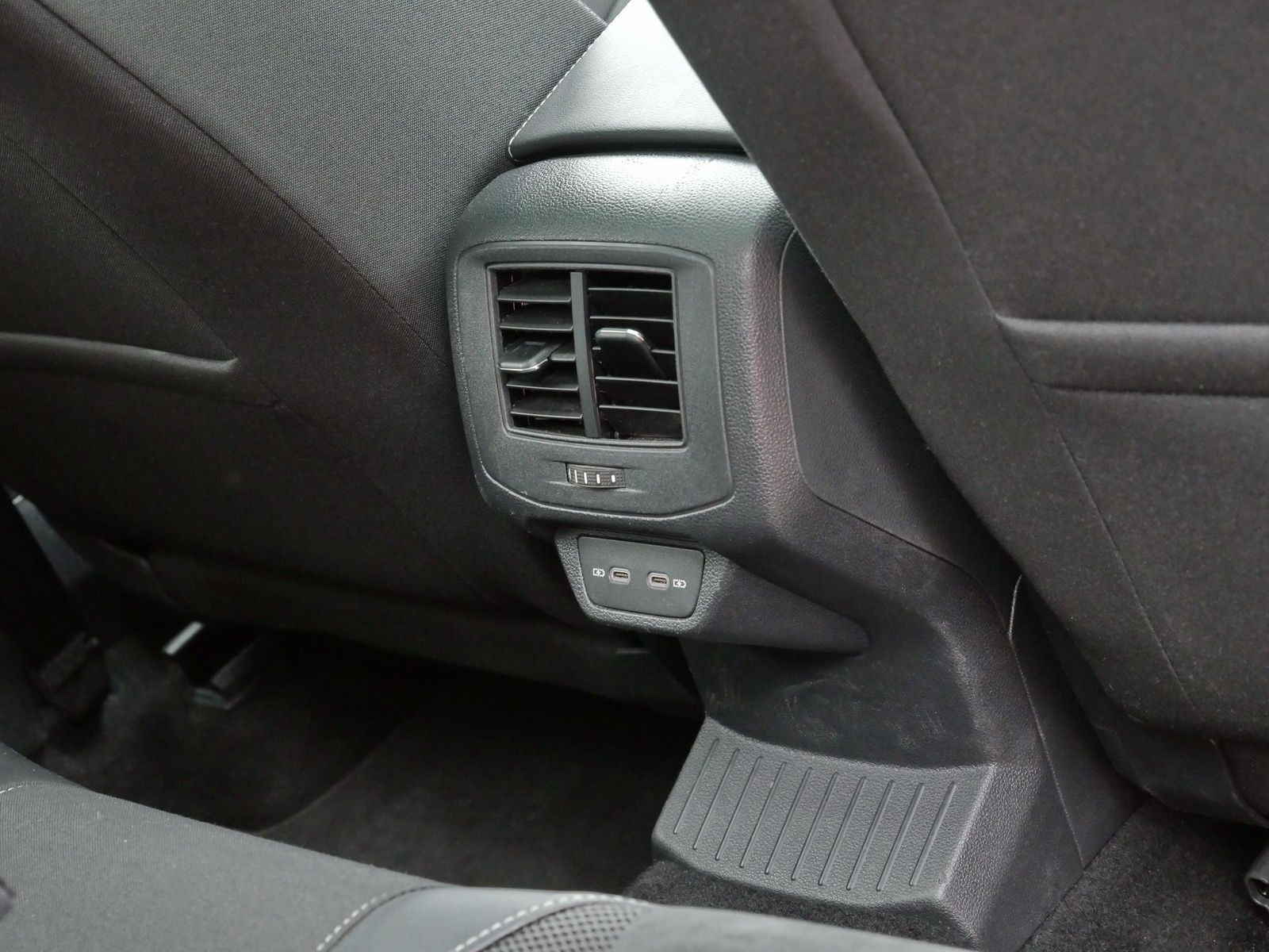 Volkswagen T-Roc Style 1.0 TSI - Samsaru's Car Outlet