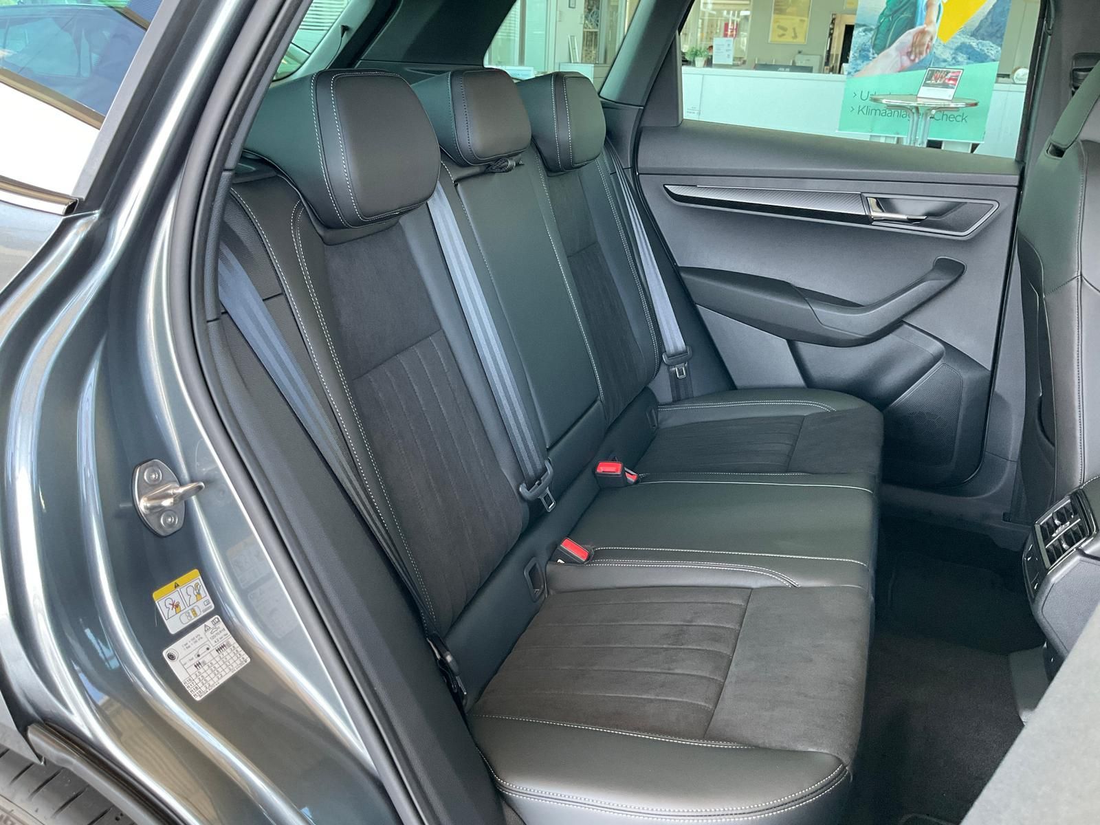 Skoda Karoq 2.0TSI Sportline 4x4 5JGarantie AHK StHz P