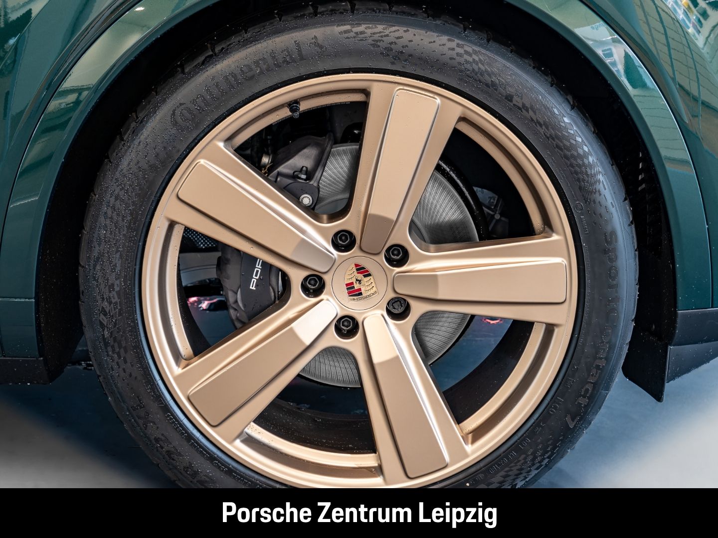 Porsche Cayenne Coupe FnW Racinggrün Luft 22Zoll SportDe