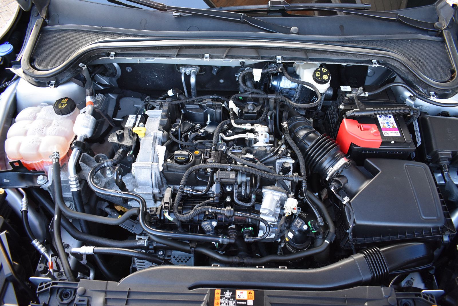 Ford Focus 1.0 EcoBoost Hybrid Aut. TITANIUM - Samsaru's Car Outlet
