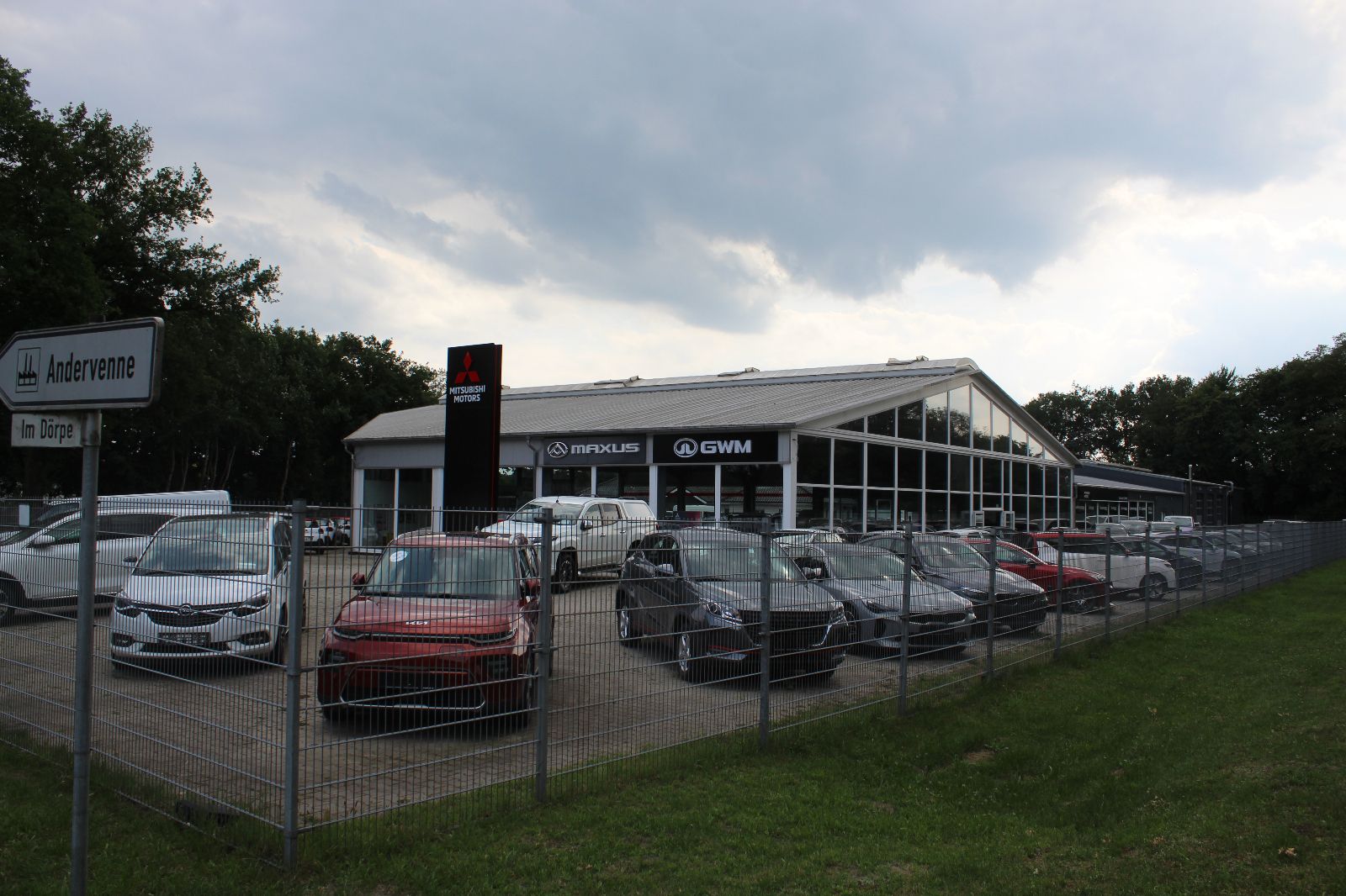 Mitsubishi Plug-in Hybrid Outlander Plug-in Hybrid TOP