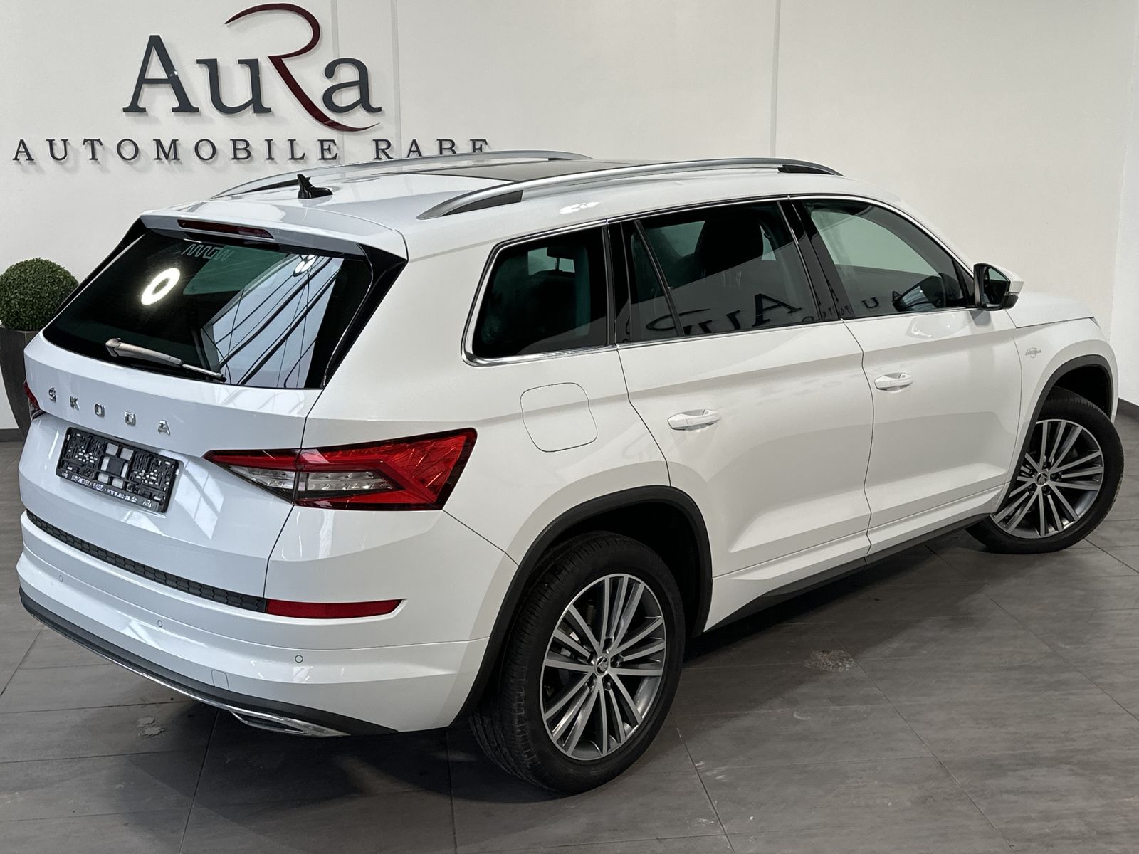 Skoda Kodiaq L&K 4x4 NAV+LED+AHK+360°+PANO+V-COCKPIT