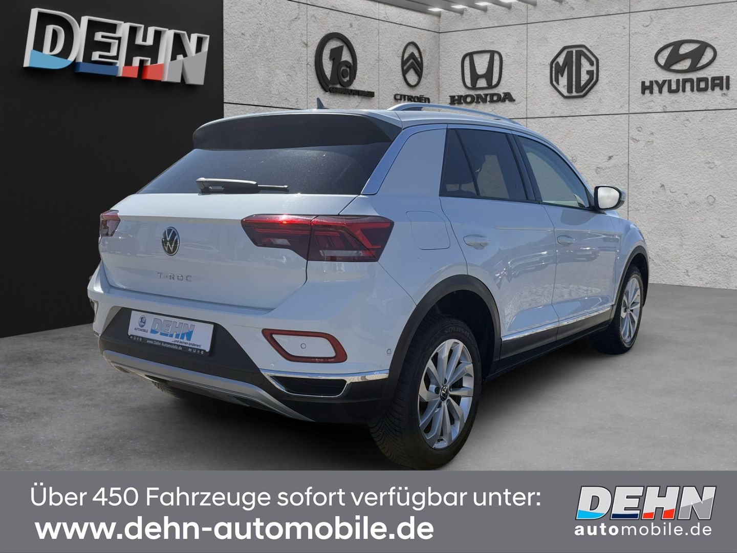 Volkswagen T-Roc 1.0 TSI Style Plus - Samsaru's Car Outlet