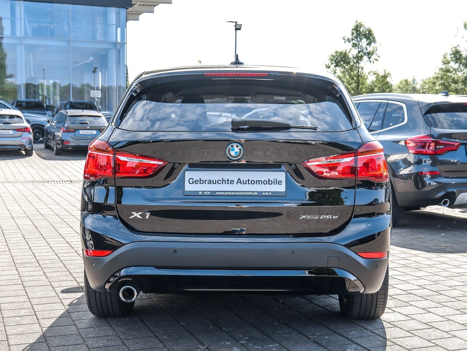 BMW X1 xDrive25e - Samsaru's Car Outlet