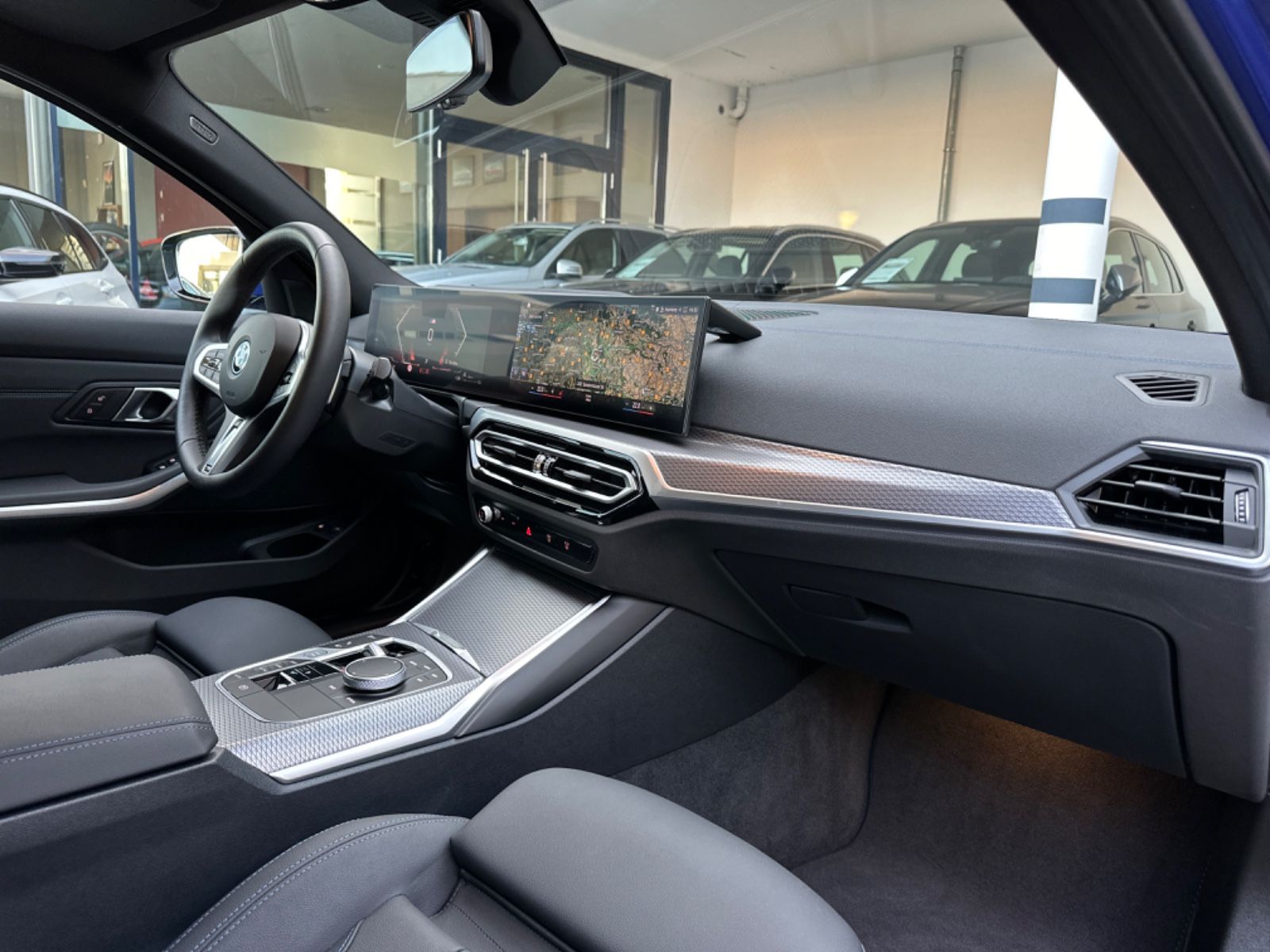 BMW 330 e xDrive Touring M Sport - Samsaru's Car Outlet