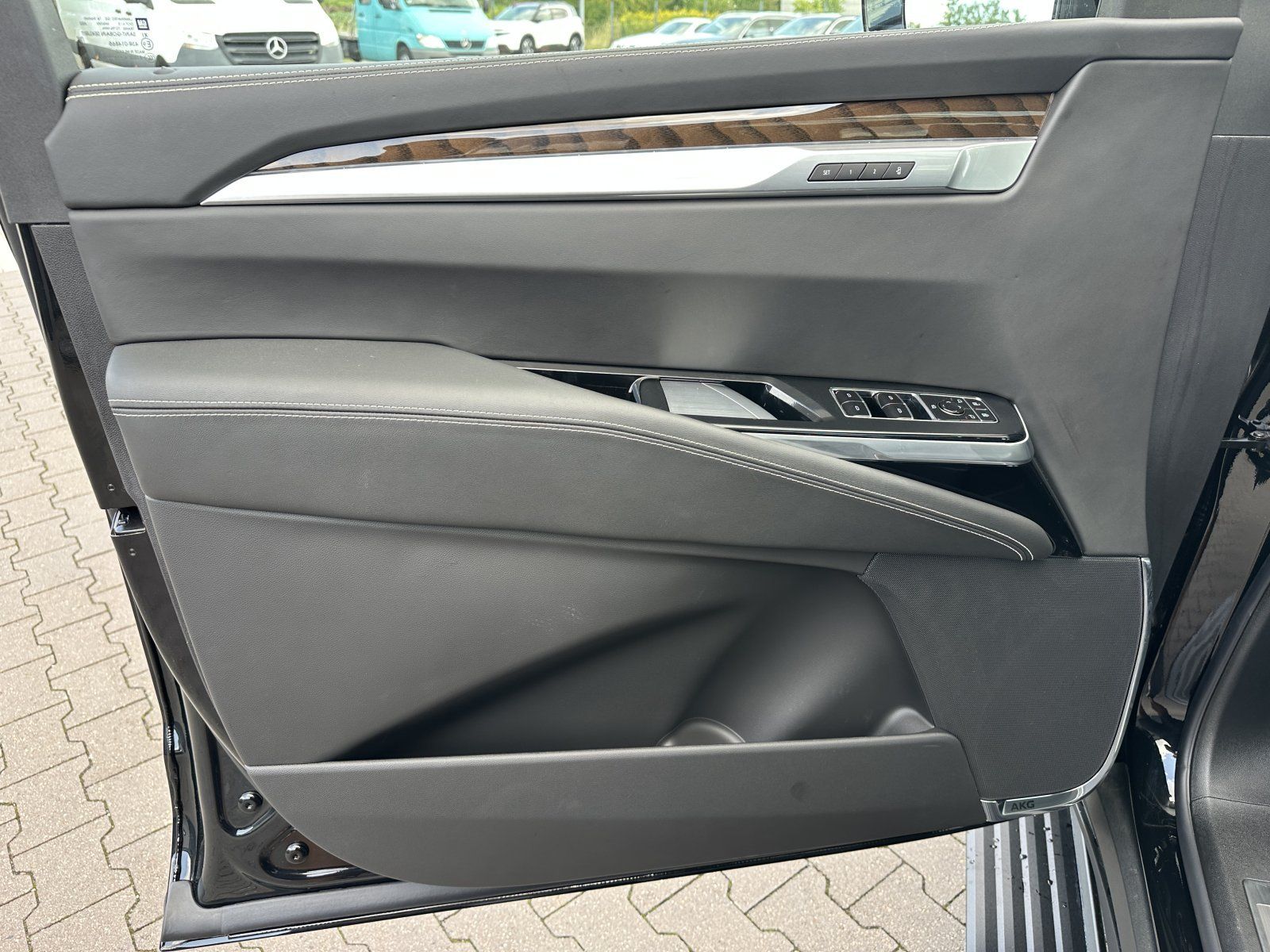 Cadillac Escalade   MY25 ESV Sport Platinum Langversion