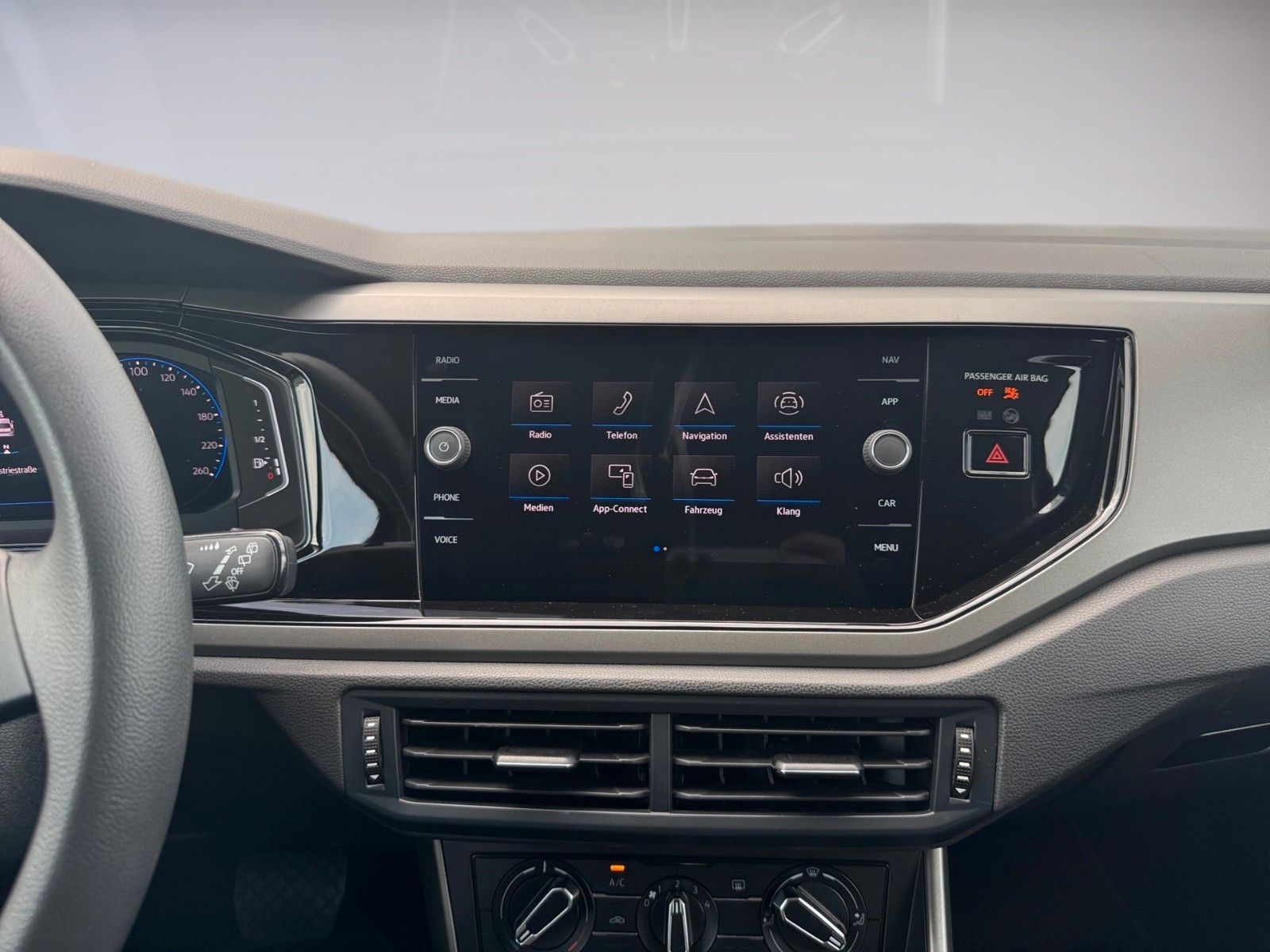 Volkswagen Polo VI Comfortline 1.0TSI - Samsaru's Car Outlet