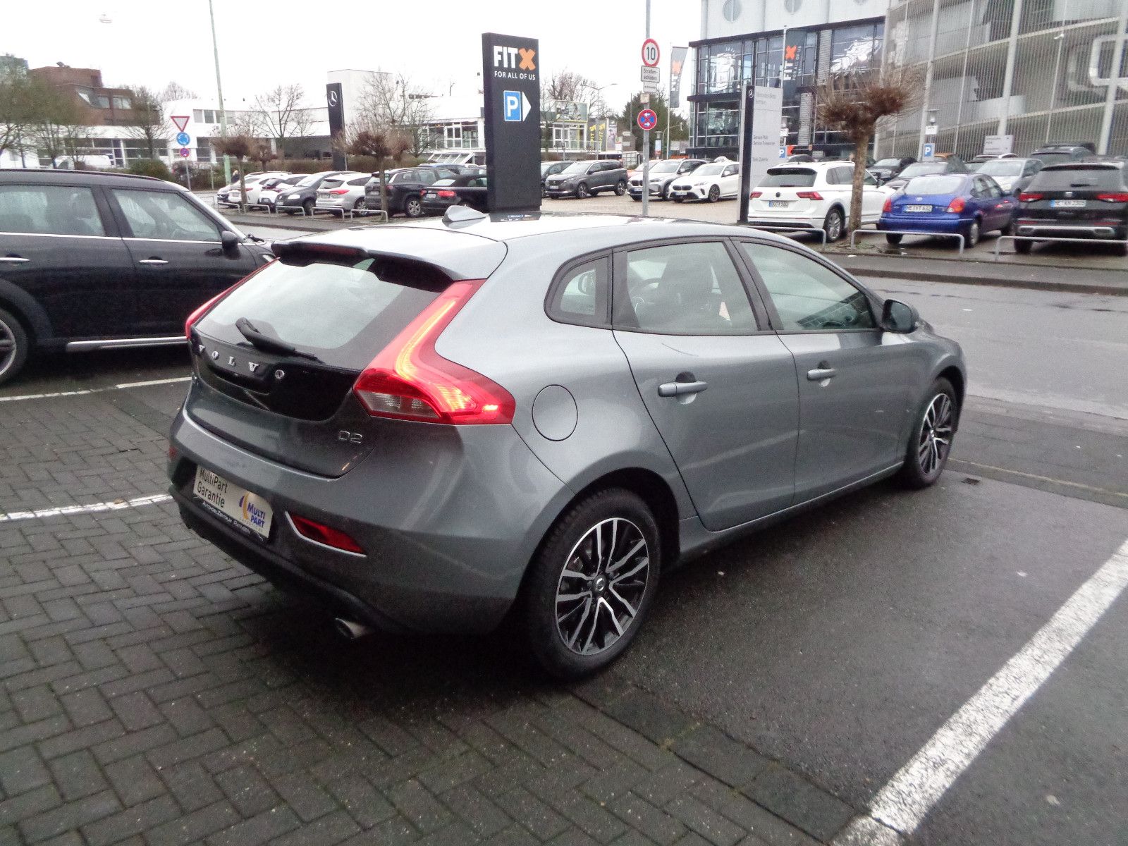 Volvo V40 Black Edition 2.0 D2 Momentum 2.HD*LED*NAVI