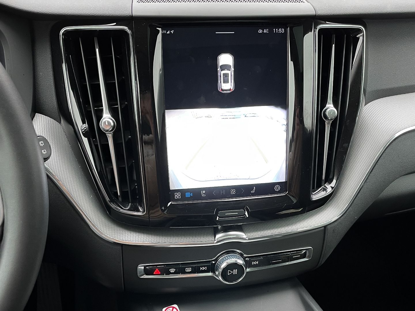 Volvo XC60 Plus Dark Recharge Plug-In Hybrid AWD T8 Tw