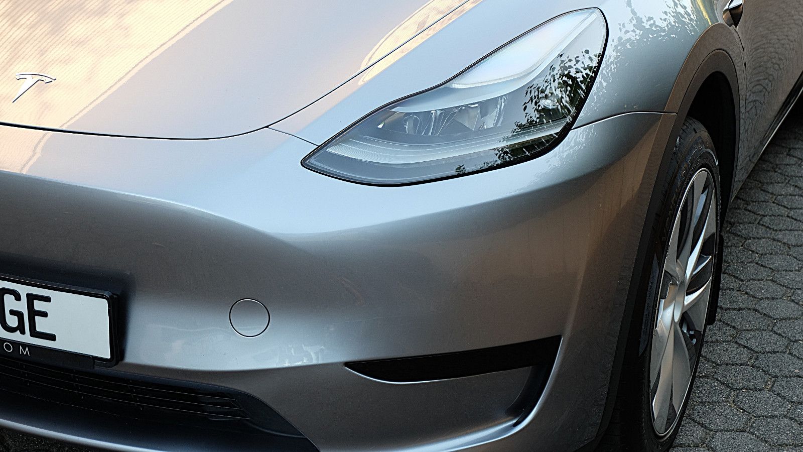 Tesla Model Y Long Range RWD,  Model 2024, Glasdach