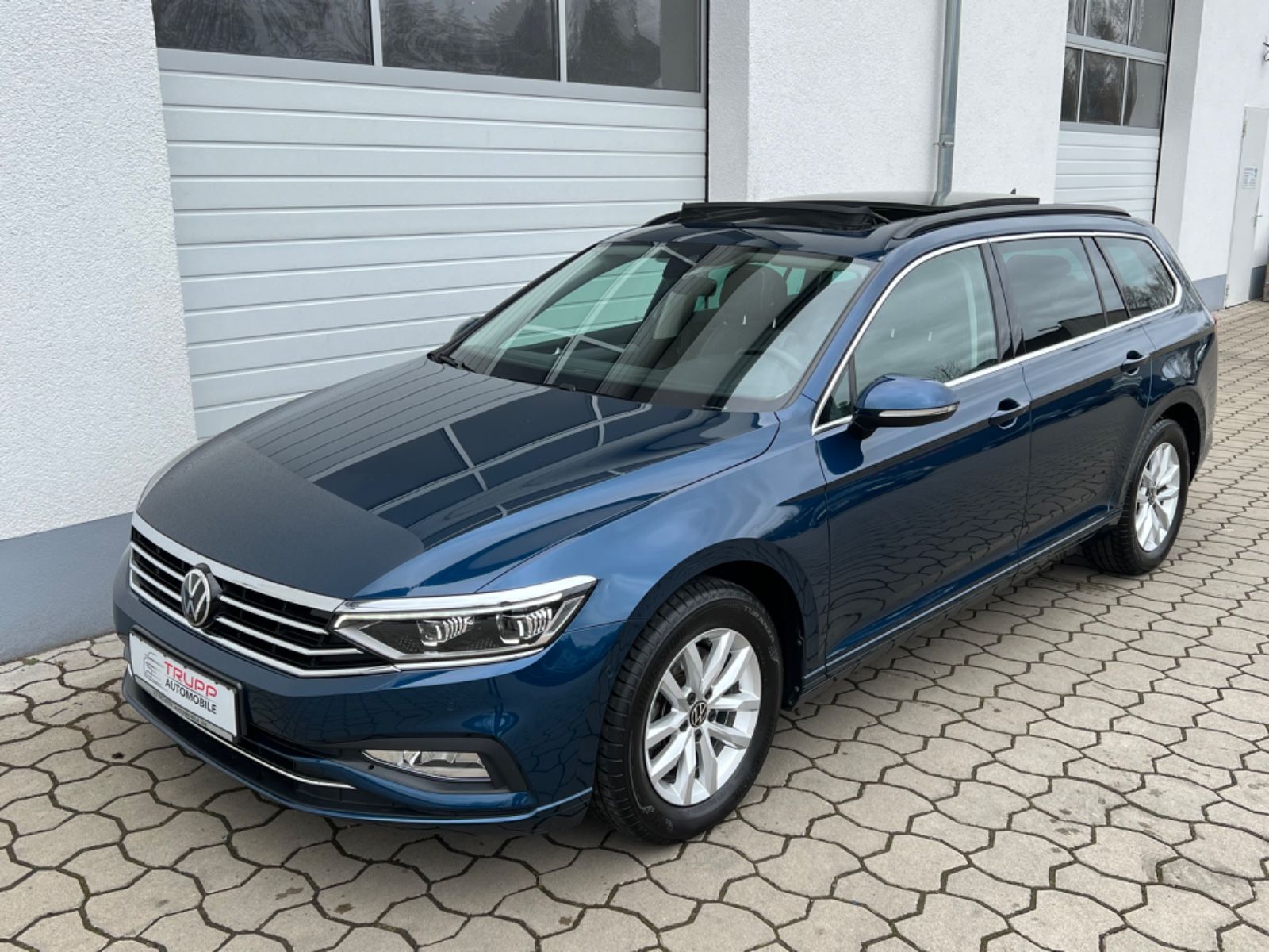 Volkswagen Passat 2.0 TDI - Samsaru's Car Outlet