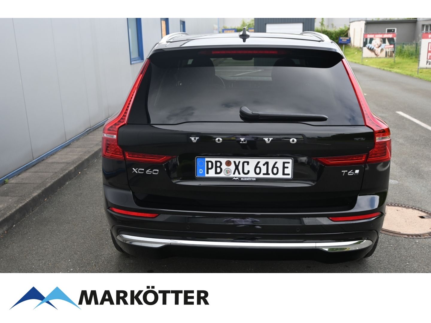 Volvo XC60 T6 AWD Plus Bright Recharge Plug-In Hybrid - Samsaru's Car Outlet