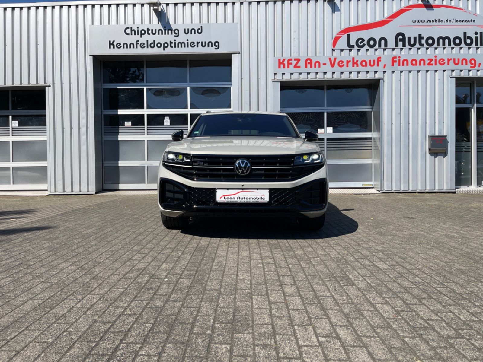 Volkswagen Touareg 3.0TDI R-Line Massage AHK Nachtsicht 360