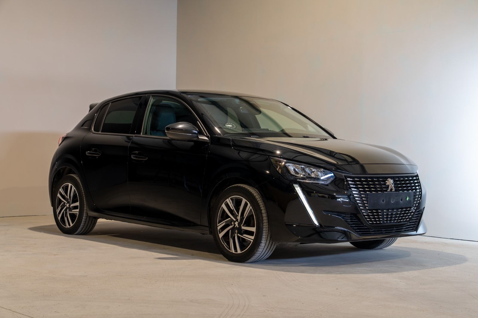 Peugeot 208 Allure - Samsaru's Car Outlet