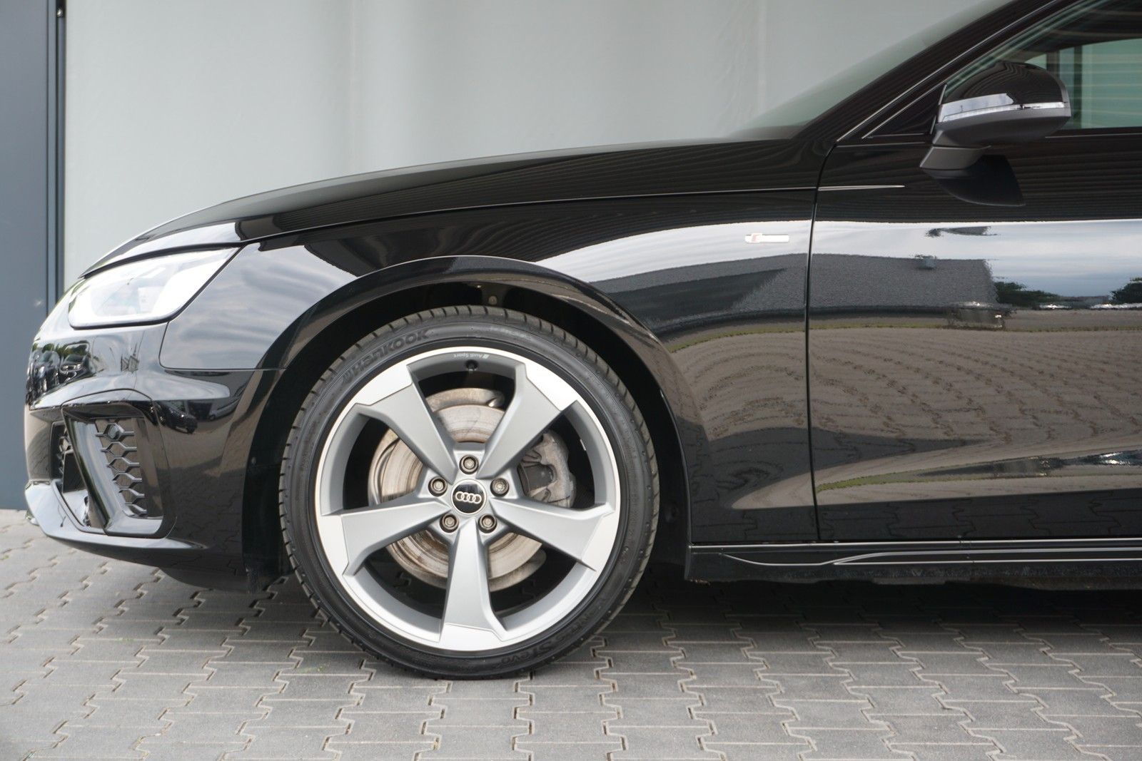 Audi A4 Avant 35 TDI S tronic S line - Samsaru's Car Outlet