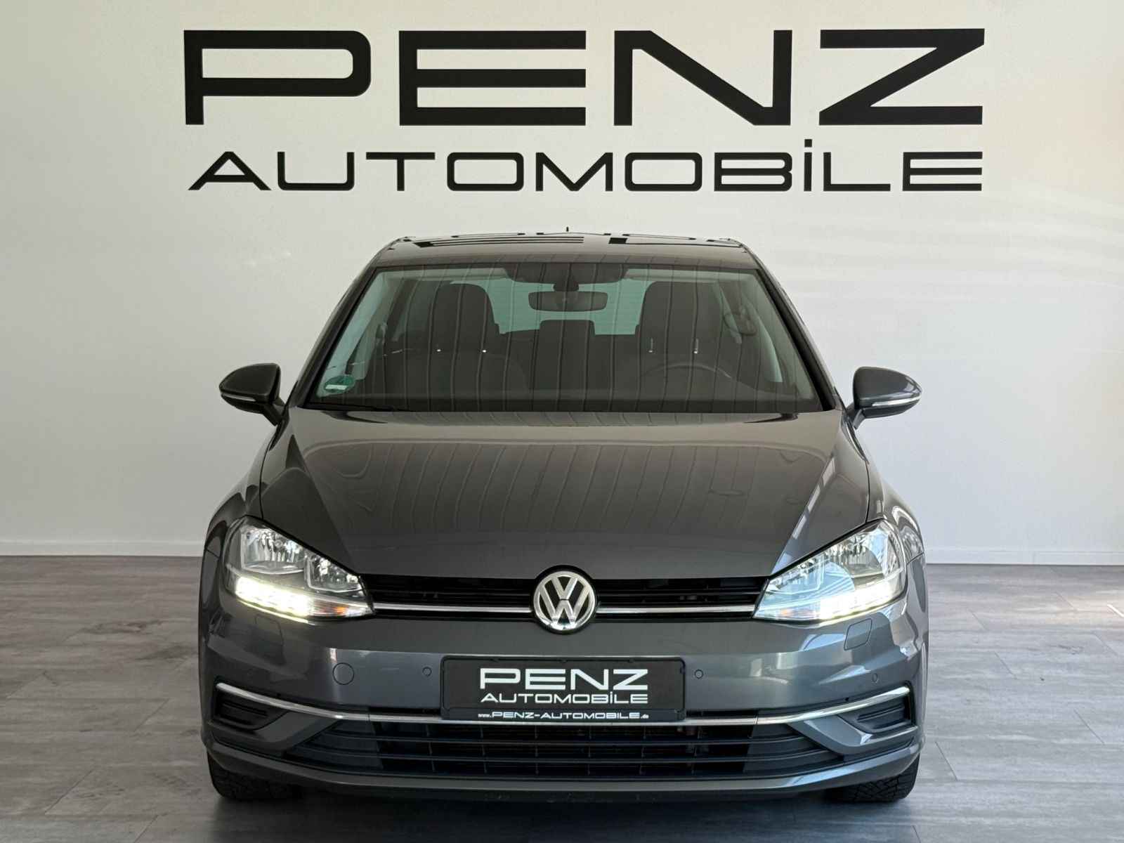 Volkswagen Golf VII Comfortline - Samsaru's Car Outlet