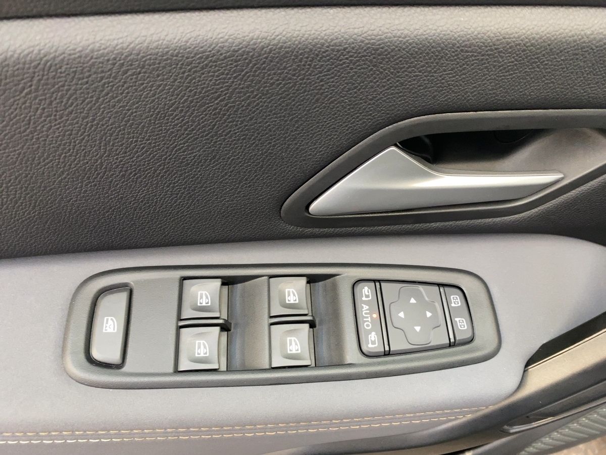 Dacia Duster EXTREME 4WD TCe 140 - Samsaru's Car Outlet