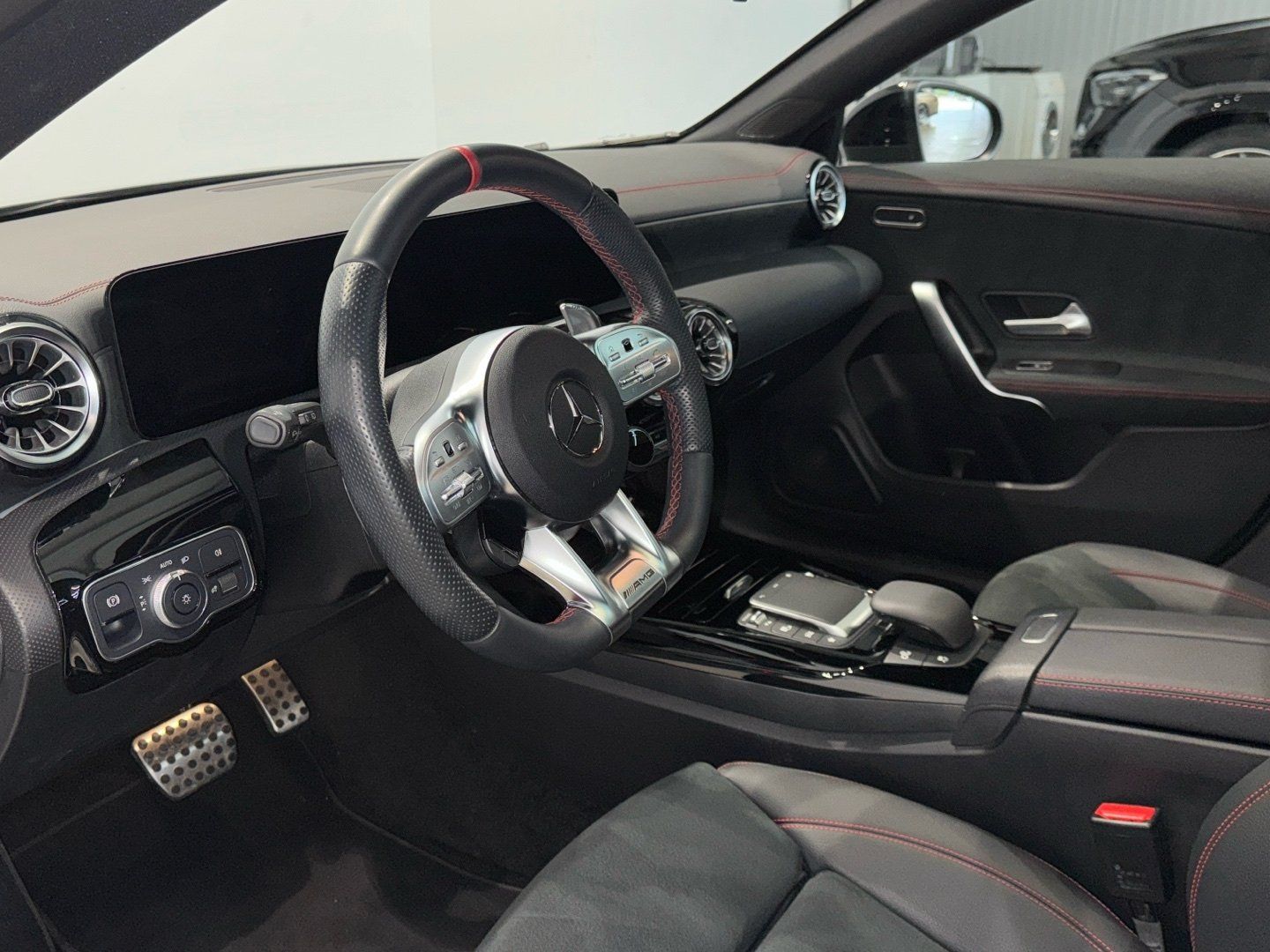 Mercedes-Benz CLA 35 AMG - Samsaru's Car Outlet