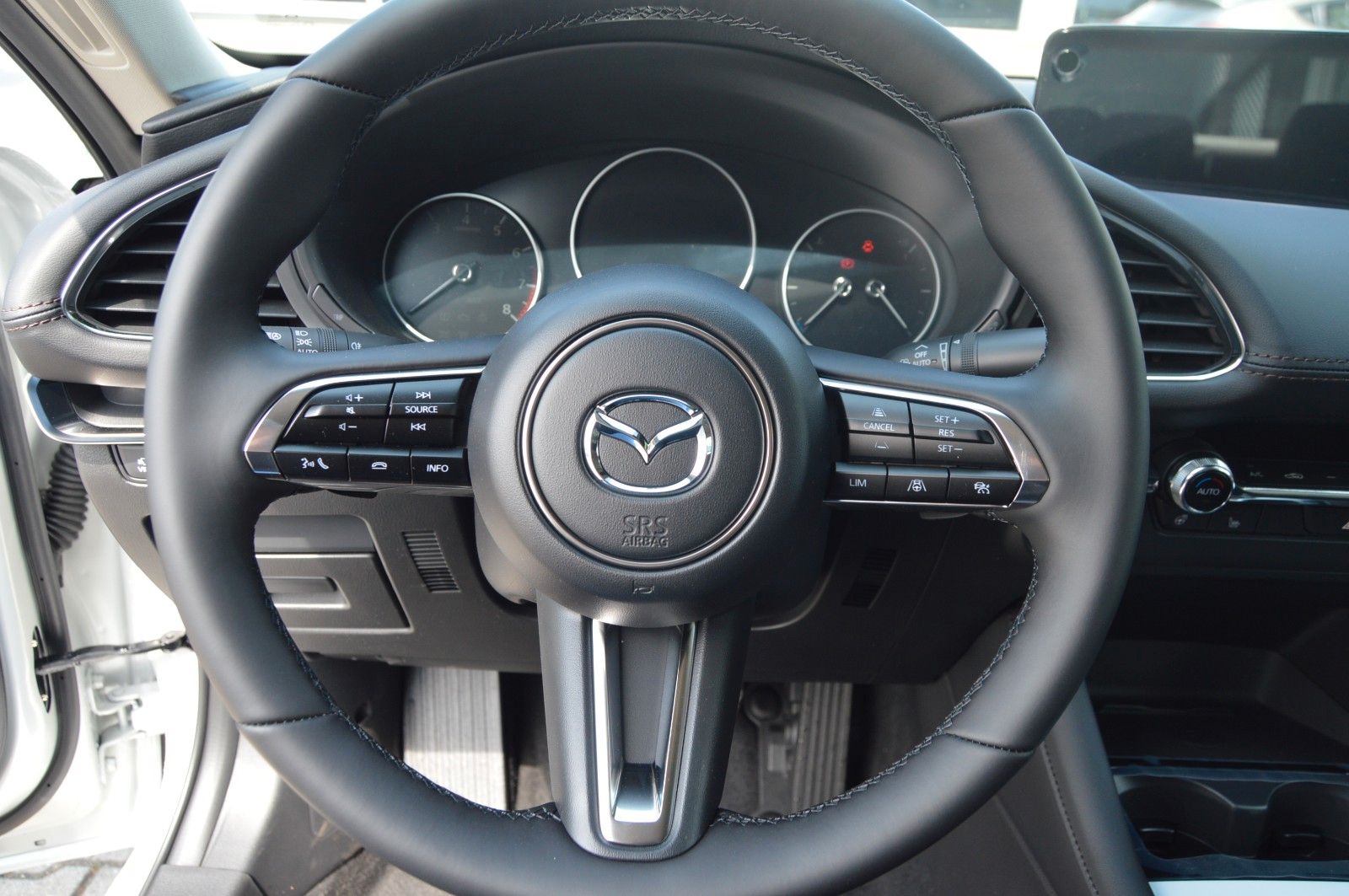 Mazda 3 Benzin 140PS 6AG Exclusive-line 4-Türer SHZ