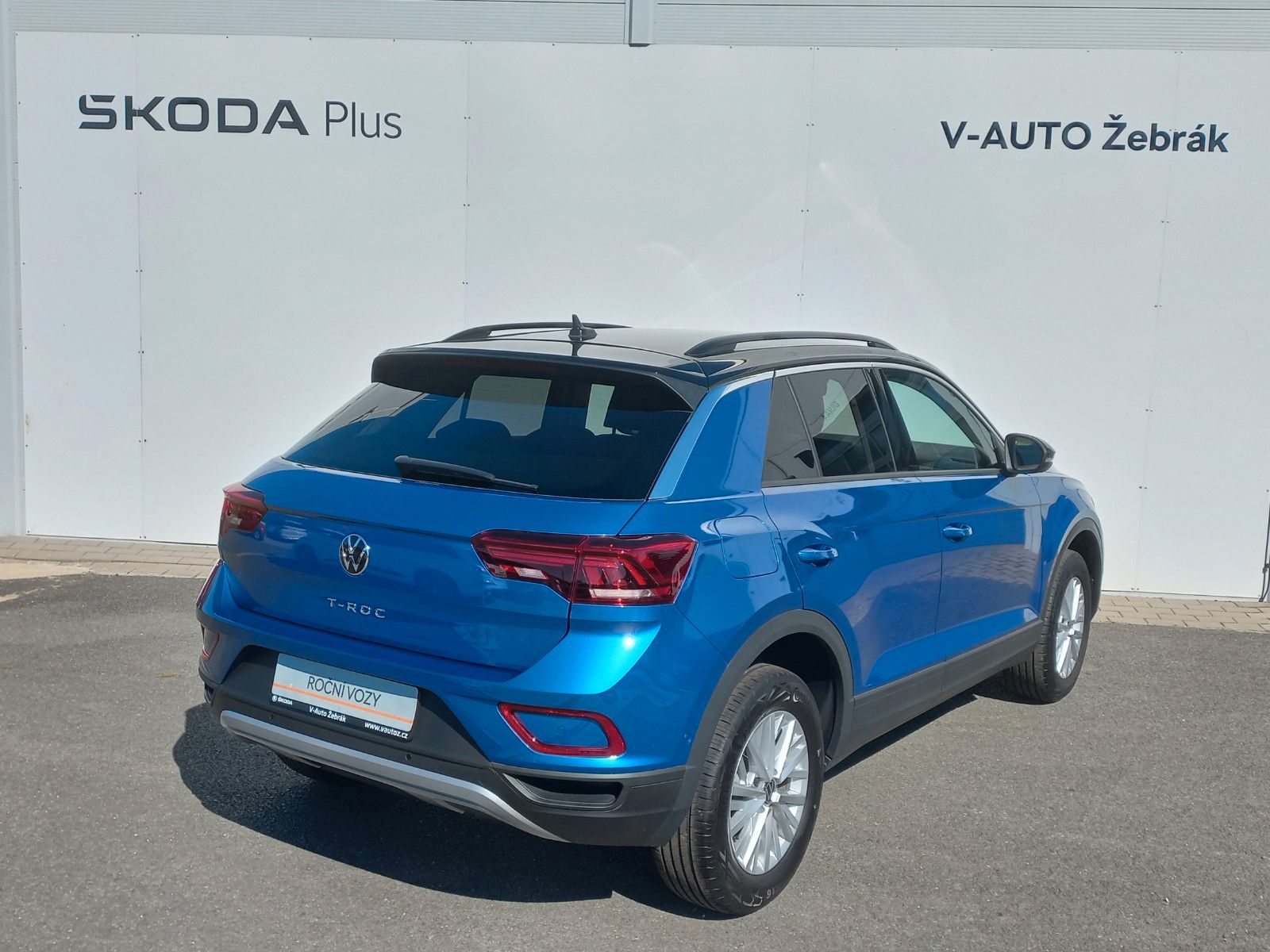 Volkswagen T-Roc Life - Samsaru's Car Outlet