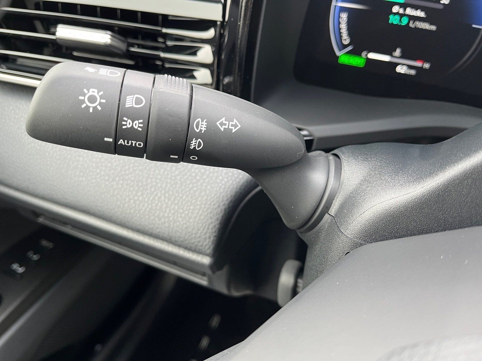 Toyota Camry 2.5 Hybrid Executive Navi+Kamera+LED+Winte