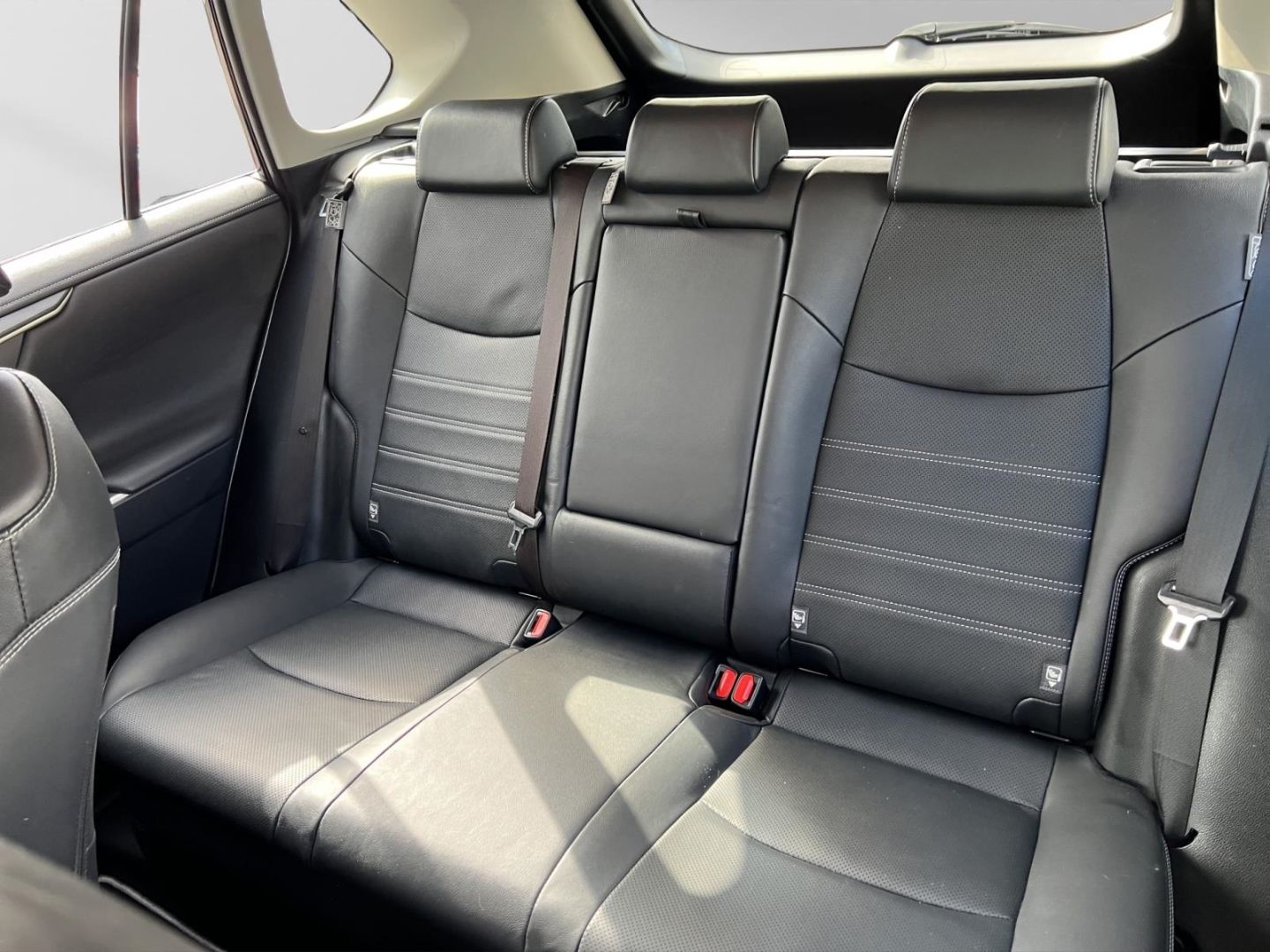 Toyota RAV 4 2.5 Hybrid Lounge - Samsaru's Car Outlet