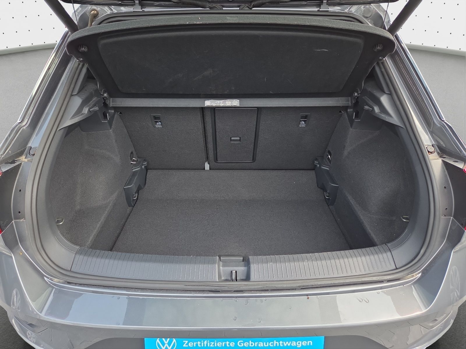 Volkswagen T-Roc 1.5 TSI DSG SPORT - Samsaru's Car Outlet