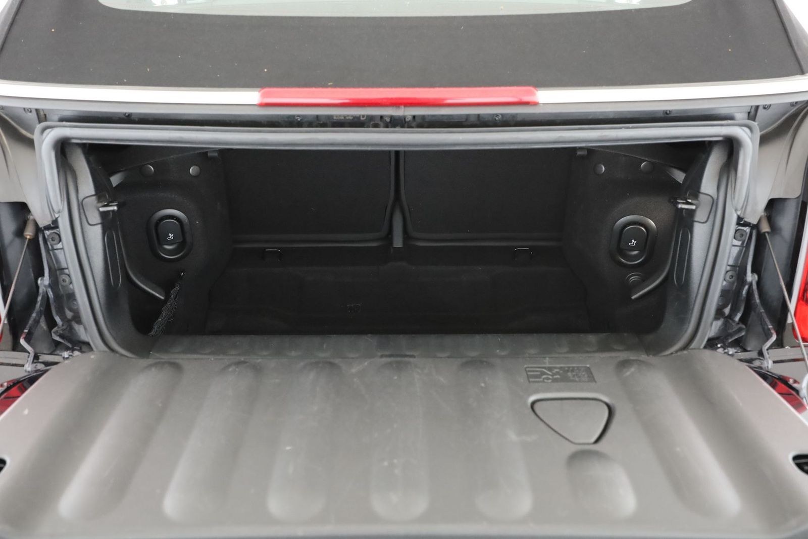 MINI Cooper Cab. Classic Trim - Samsaru's Car Outlet