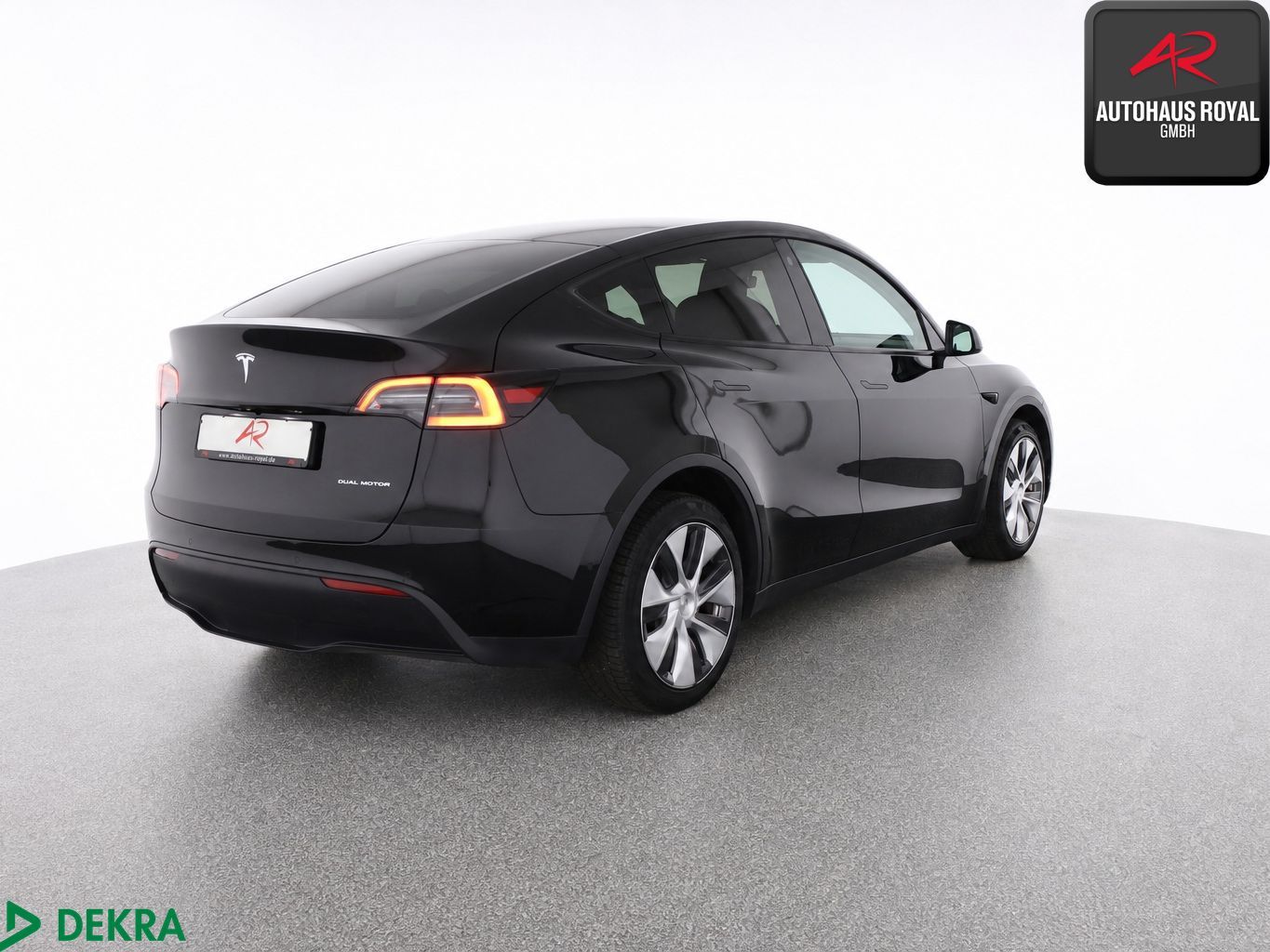 Tesla Model Y Long Range Dual AWD PANO,360°,PARKLENK