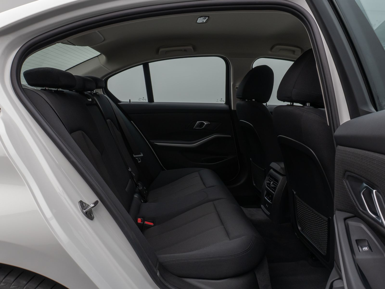 BMW 320e - Samsaru's Car Outlet