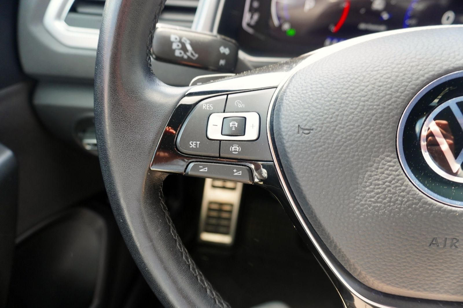 Volkswagen T-Roc 2.0 TDI Active - Samsaru's Car Outlet