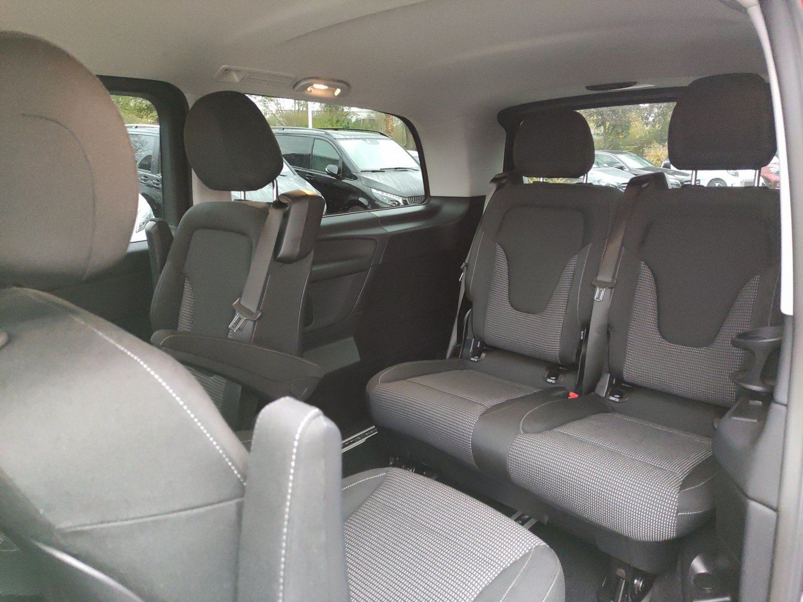 Mercedes-Benz V 220 d ED Lang - Samsaru's Car Outlet
