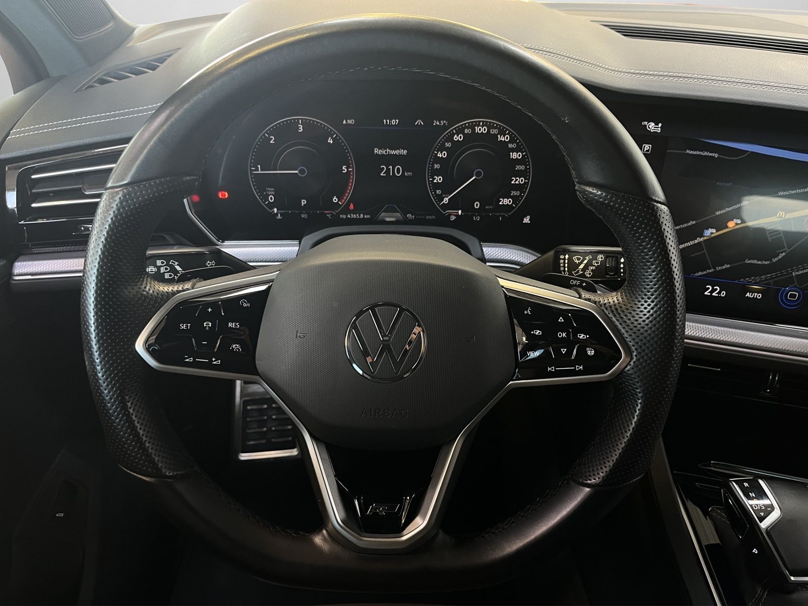 Volkswagen Touareg R-Line 3.0 TDI - Samsaru's Car Outlet