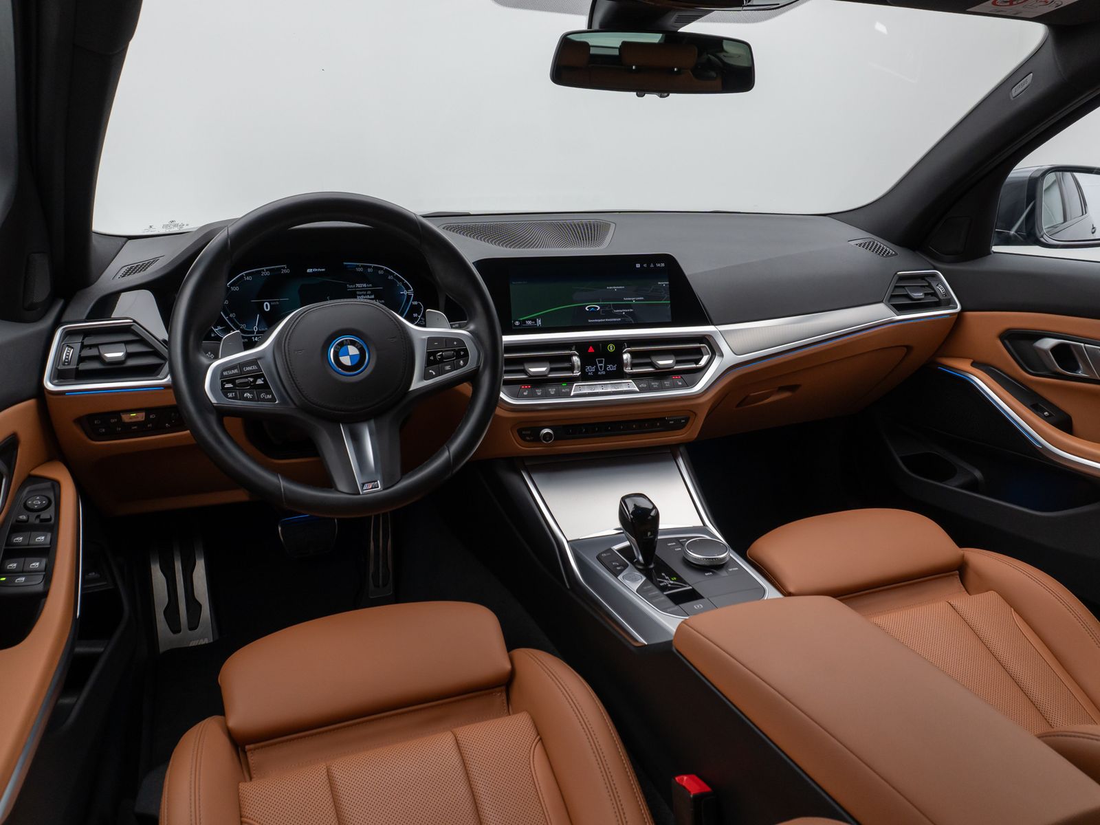 BMW 330e M Sport - Samsaru's Car Outlet