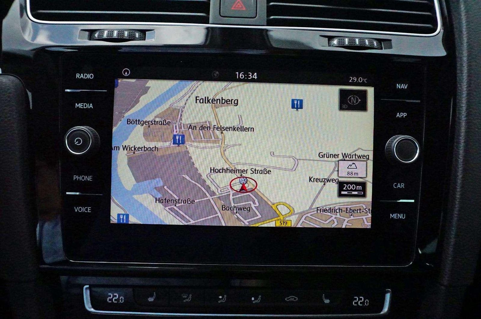 Volkswagen Golf IQ.DRIVE 1.5 l TSI - Samsaru's Car Outlet